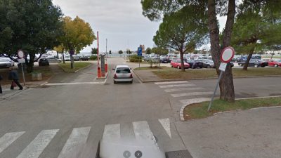 Umag parking Molo ve společnosti Umag